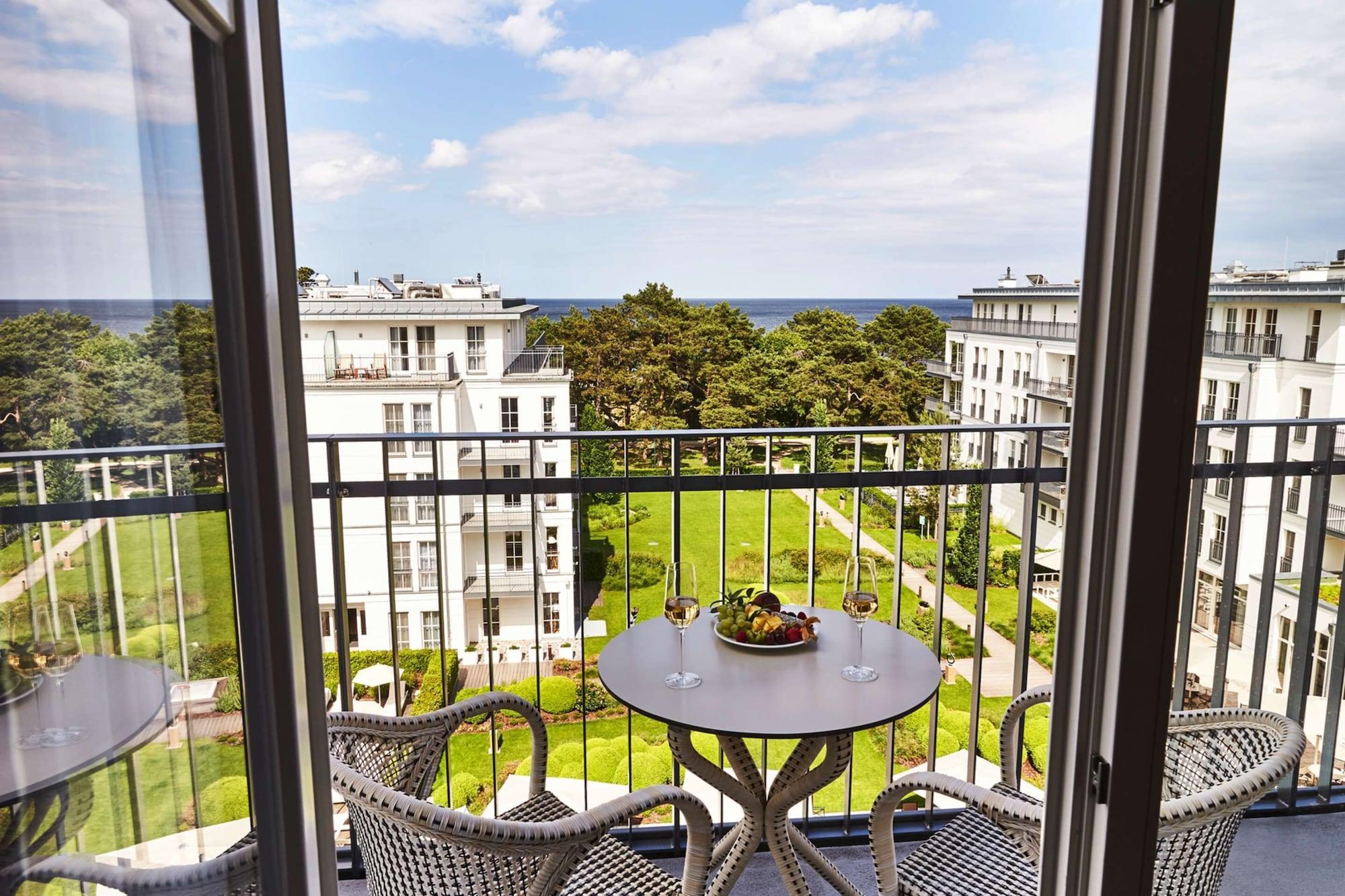 Steigenberger Grandhotel & Spa Heringsdorf Dış mekan fotoğraf View from the balcony of a suite