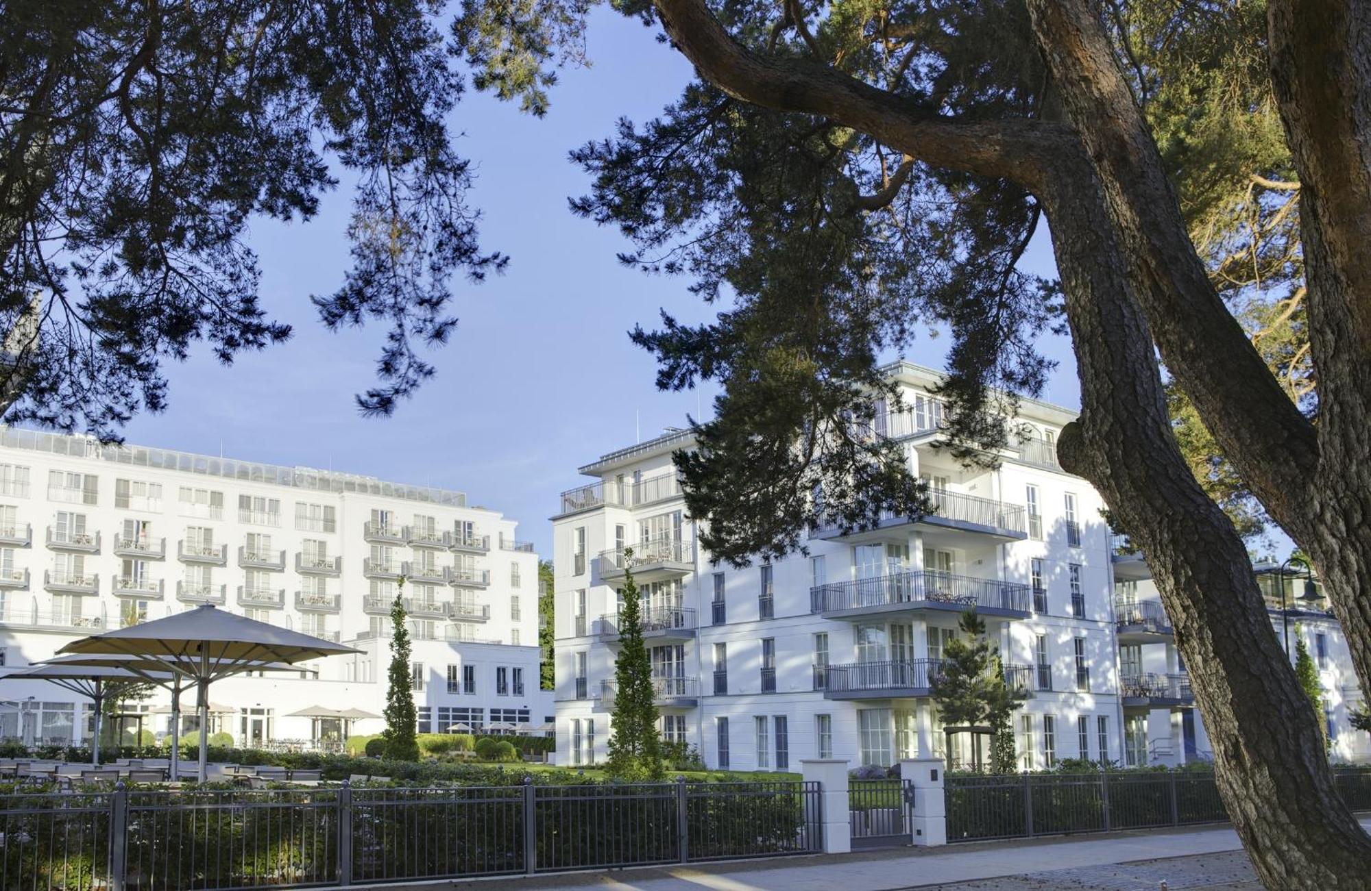 Steigenberger Grandhotel & Spa Heringsdorf Dış mekan fotoğraf The new residential buildings