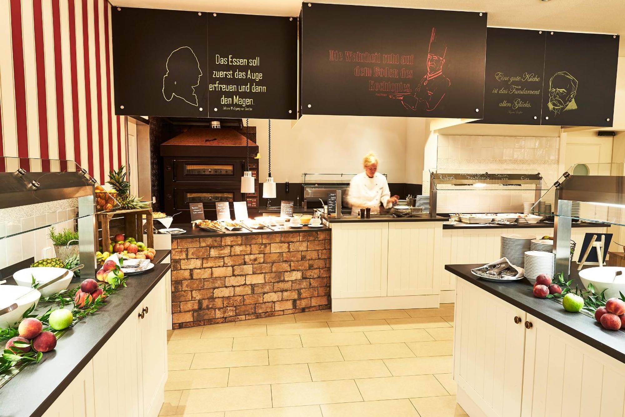 Steigenberger Grandhotel & Spa Heringsdorf Dış mekan fotoğraf The kitchen of the restaurant