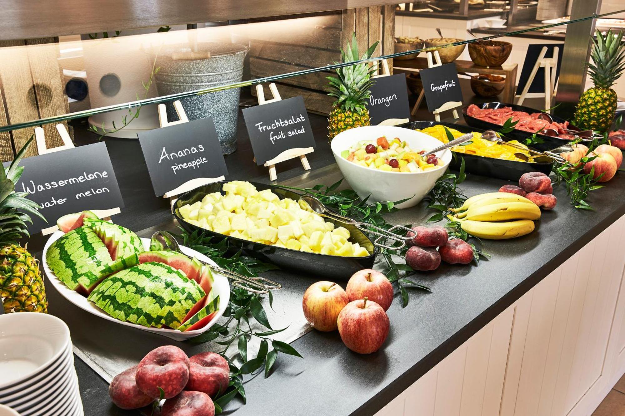 Steigenberger Grandhotel & Spa Heringsdorf Dış mekan fotoğraf Fruit salad